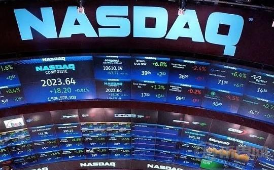 The Battle of Cryptocurrency Strategies: Hoarding BTC vs Speculating on Altcoins - Who Should Investors Trust?
